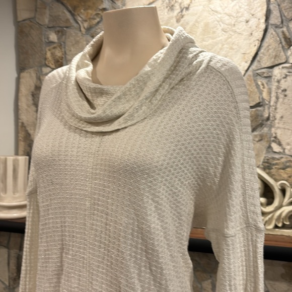 Sweater - Picture 2 of 7